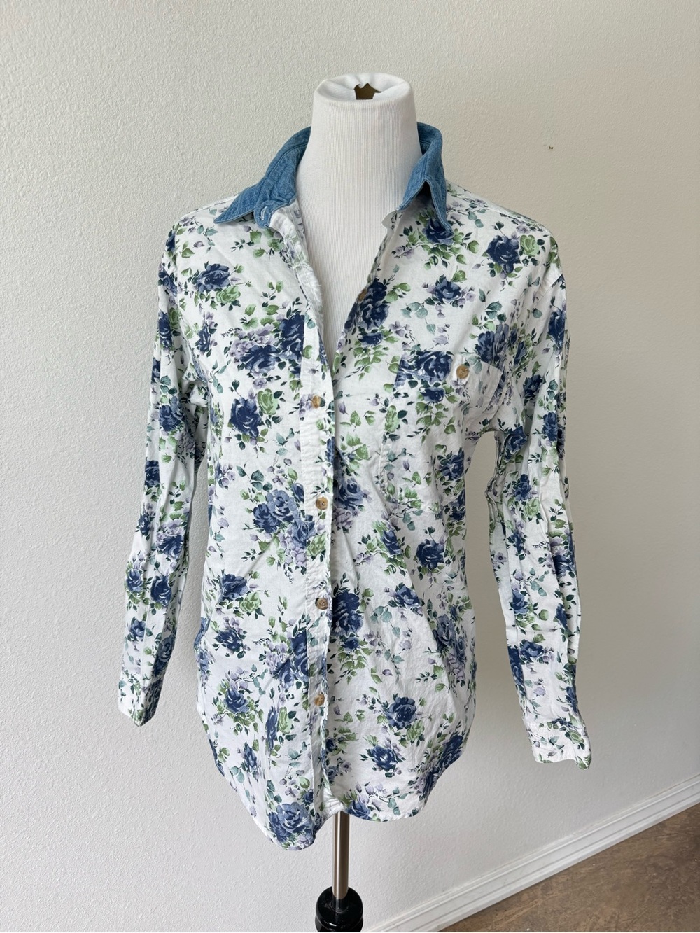 Vintage PennyLane Denim-Trim Floral Button-Up Shirt - Light Blue & White